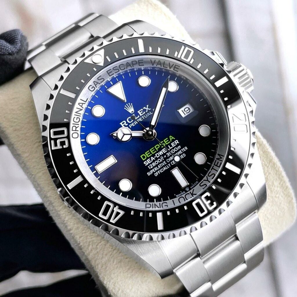 Montre Rolex d'occasion: Sea-Dweller Deeps Blue James Cameron, une montre aux prouesses technologiques, chargée d'histoire 
